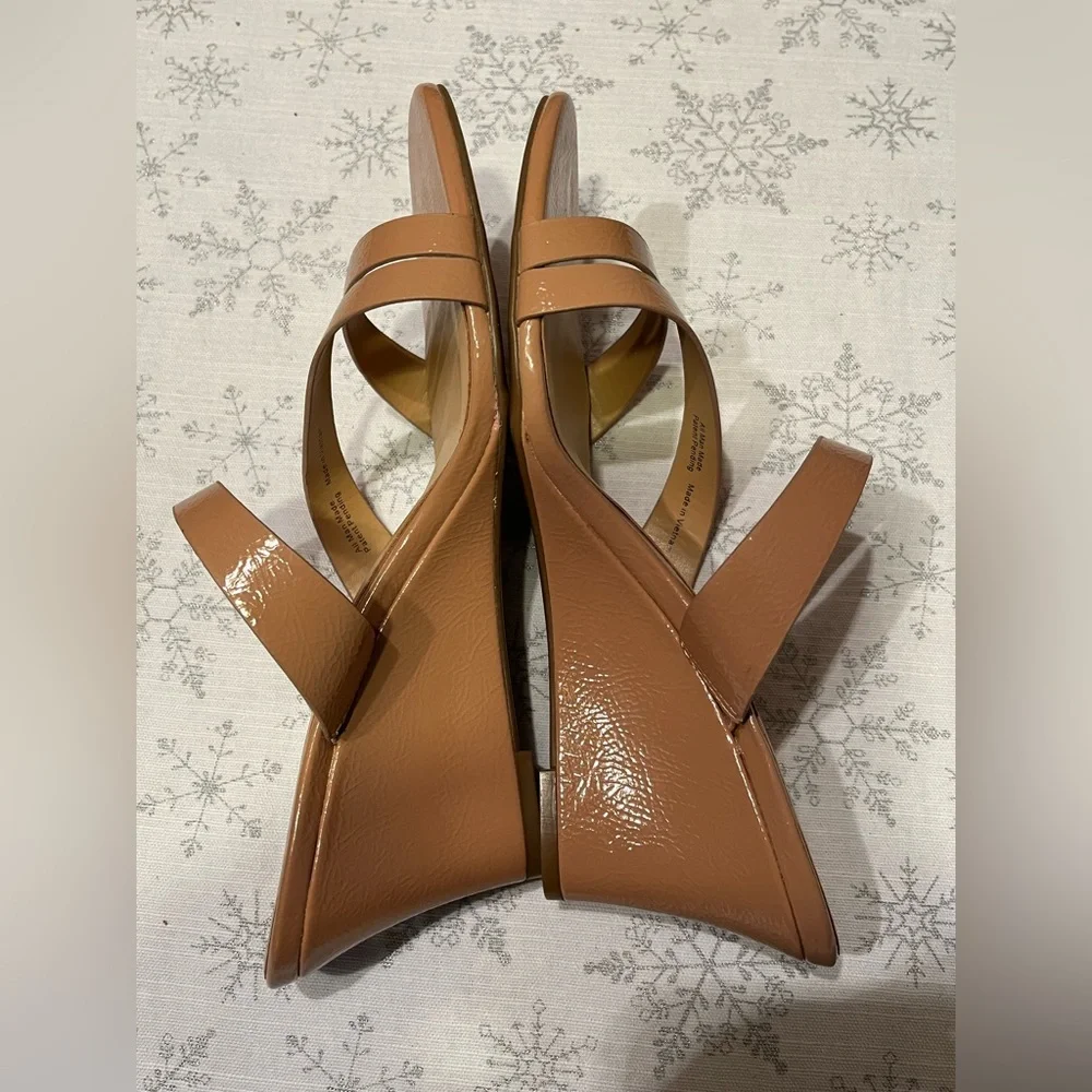 New Naturalizer Breona Wedge Sandals – Taupe – Size 9.5